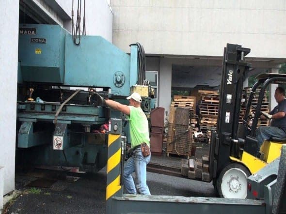 Rigging a 44,000 Pound Press in Connecticut