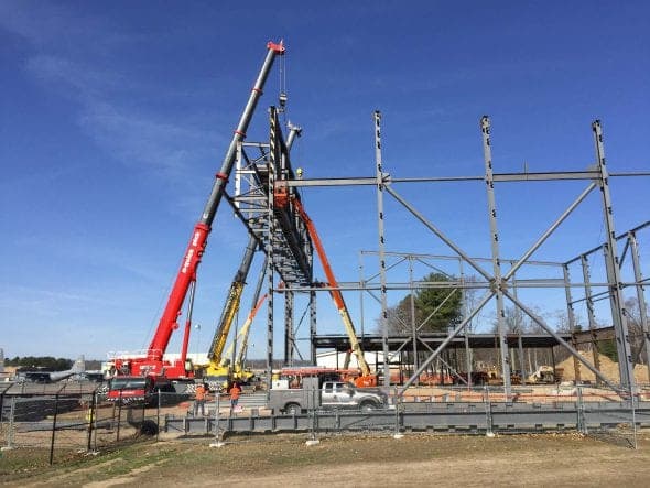 Maiden Voyage: 400 Ton Liebherr Sets Super Truss in 2 Crane Pick