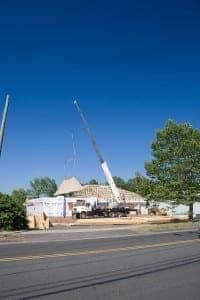 Setting 80′ Trusses in Berlin, CT with 33 Ton Crane