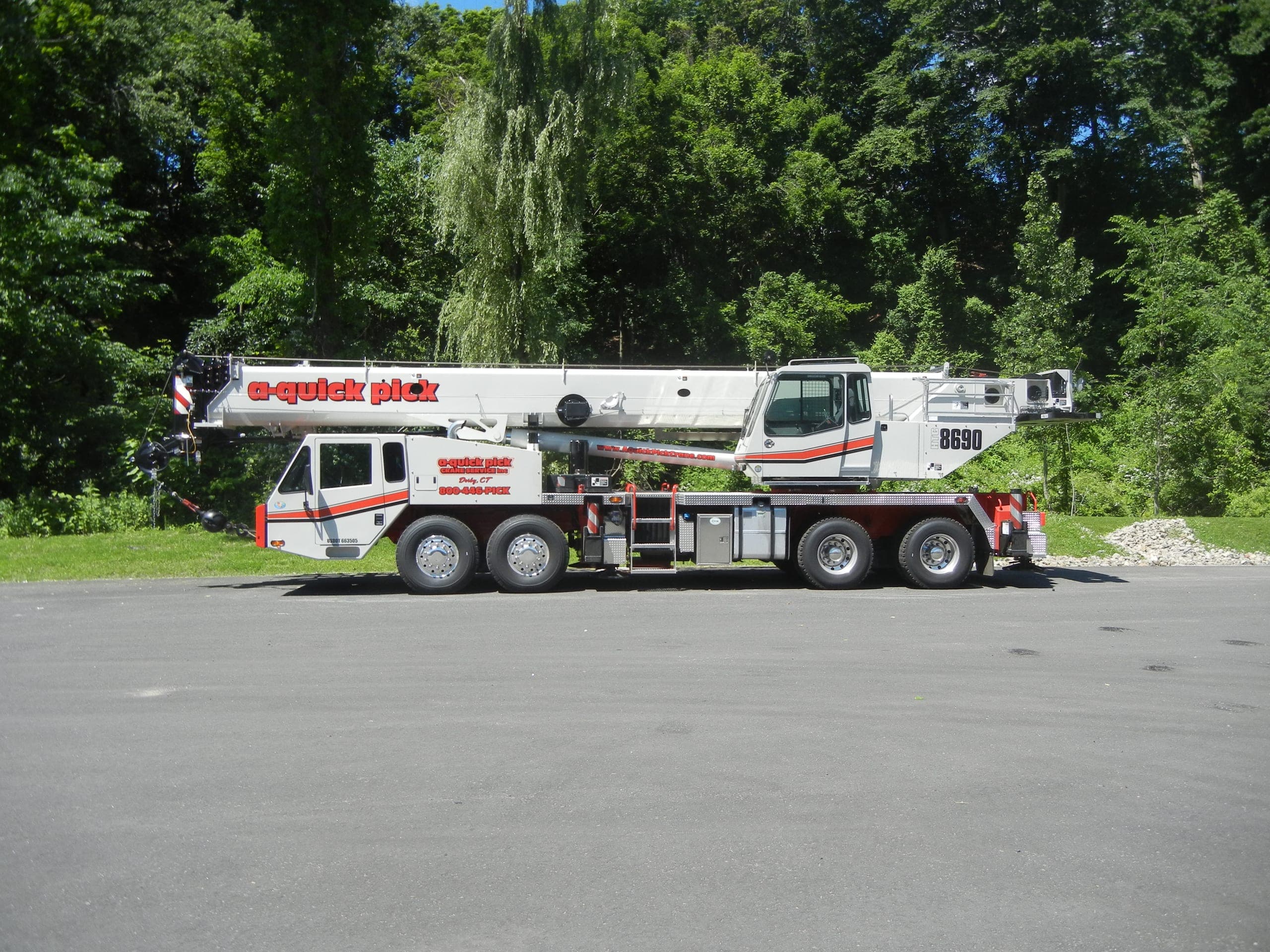 90 Ton Link-Belt HTC-8690 Hydraulic Truck Crane — Mobile Hydraulic Truck Cranes
